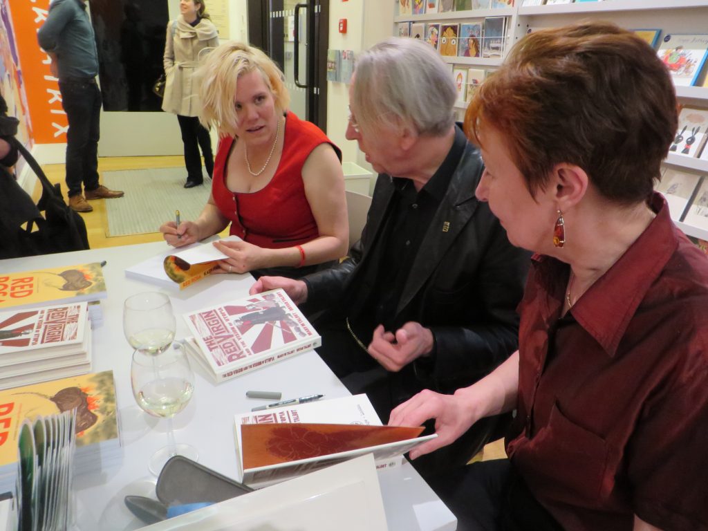 HoI signing 4